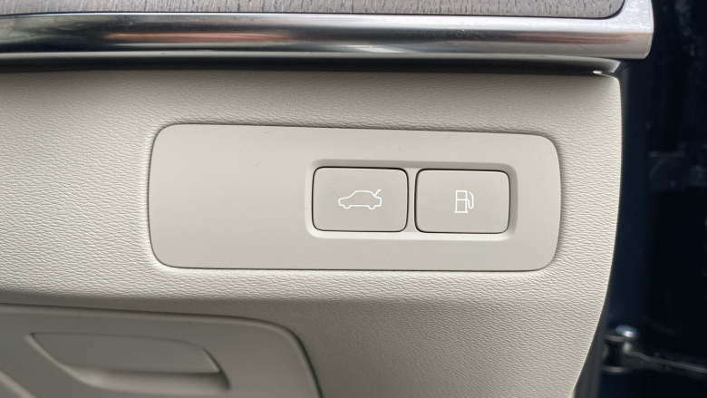 Volvo XC90 2.0 T8 PHEV Ultra Dark 5dr AWD Geartronic Estate